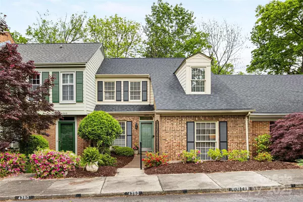 4360 Woodglen LN,  Charlotte,  NC 28226
