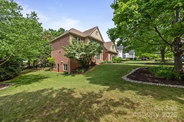Davidson, NC 28036,18305 Dembridge DR