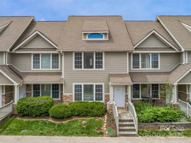 30 Rotunda CIR, Asheville, NC 28806