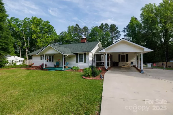 1115 Old Thompson AVE, Lancaster, SC 29720