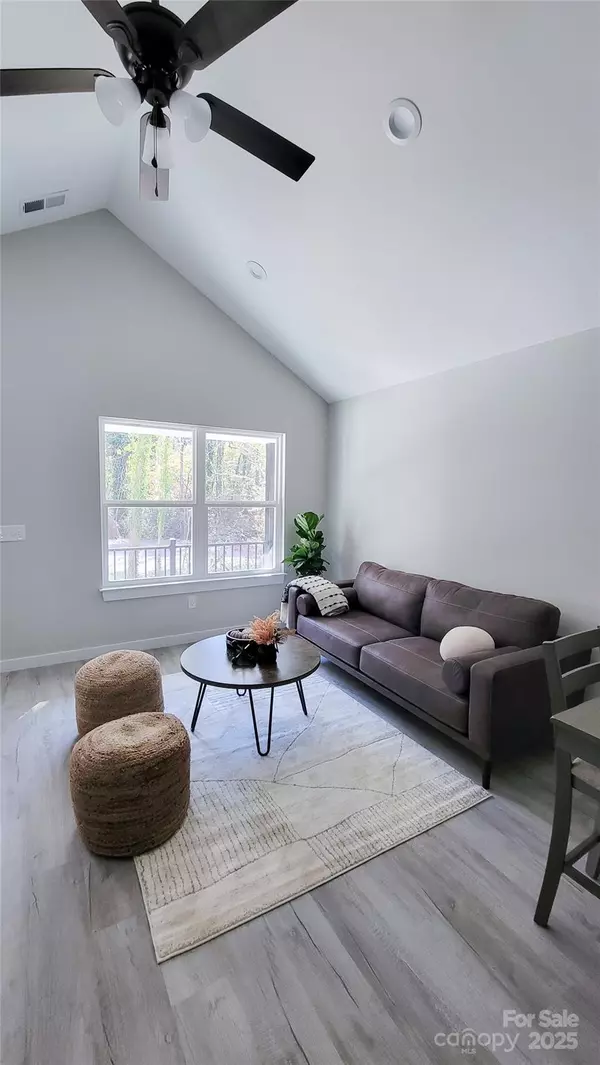 Conover, NC 28613,721 32nd ST NE