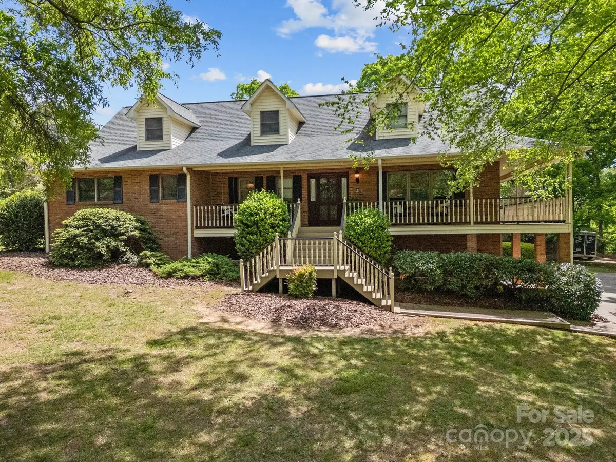 Landis, NC 28088,627 S Chapel ST