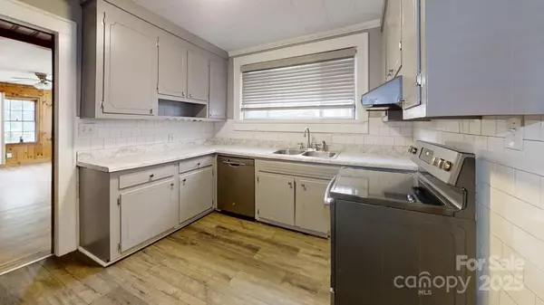 Gastonia, NC 28052,903 W Davidson AVE