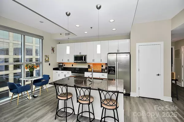 Charlotte, NC 28202,333 W Trade ST #800