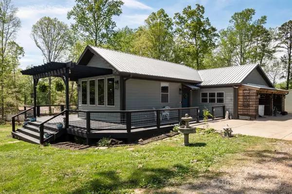 4107 Sandy Plains RD, Tryon, NC 28782