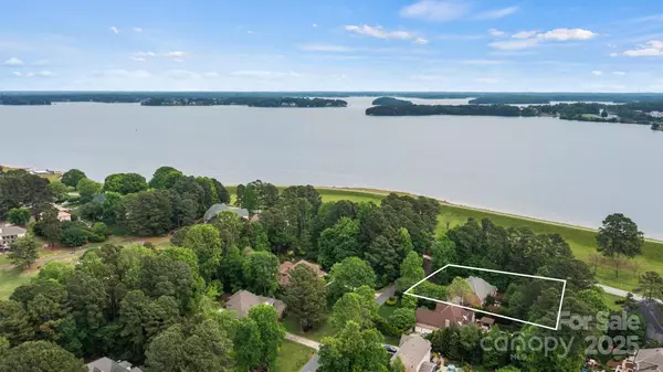 Stanley, NC 28164,8032 Turnberry LN
