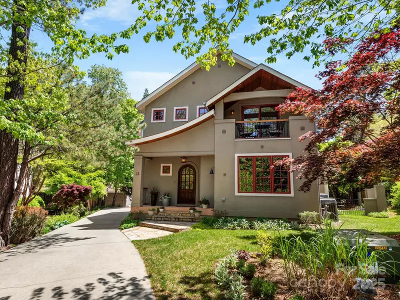 18 Ozark Spring LN, Asheville, NC 28805