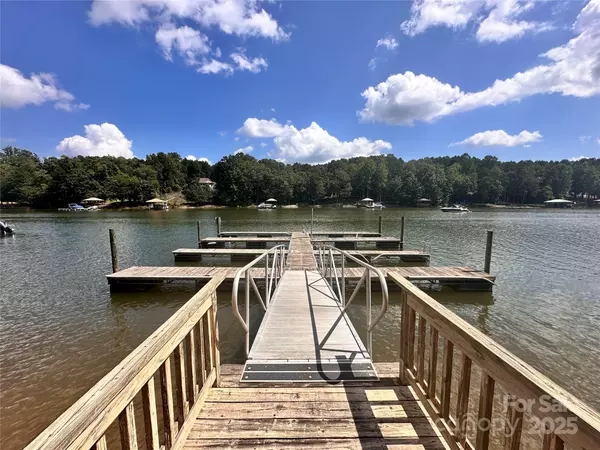 Sherrills Ford, NC 28673,6712 Cove LN