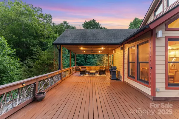 Lake Toxaway, NC 28774,300 Falls View DR