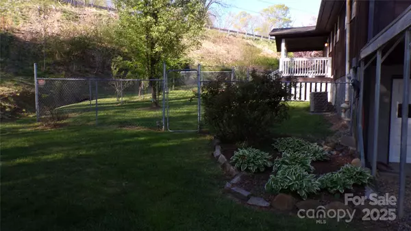 Leicester, NC 28748,186 Brookshire RD