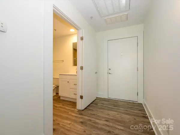 Charlotte, NC 28205,1611 Central AVE #406