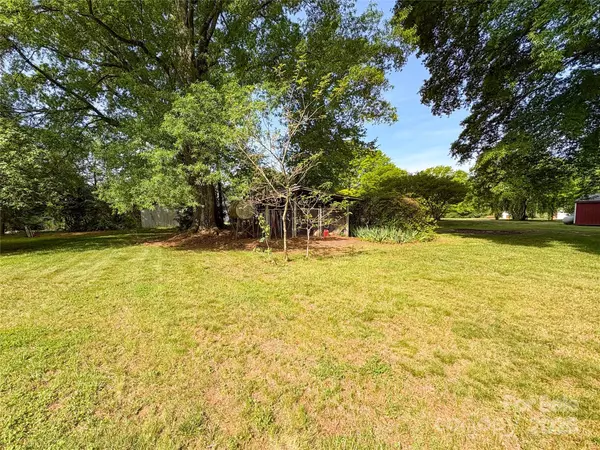 Statesville, NC 28677,437 Old Mountain RD