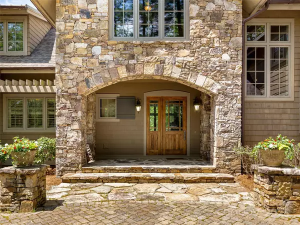 Lake Toxaway, NC 28747,228 Mills Creek TRCE