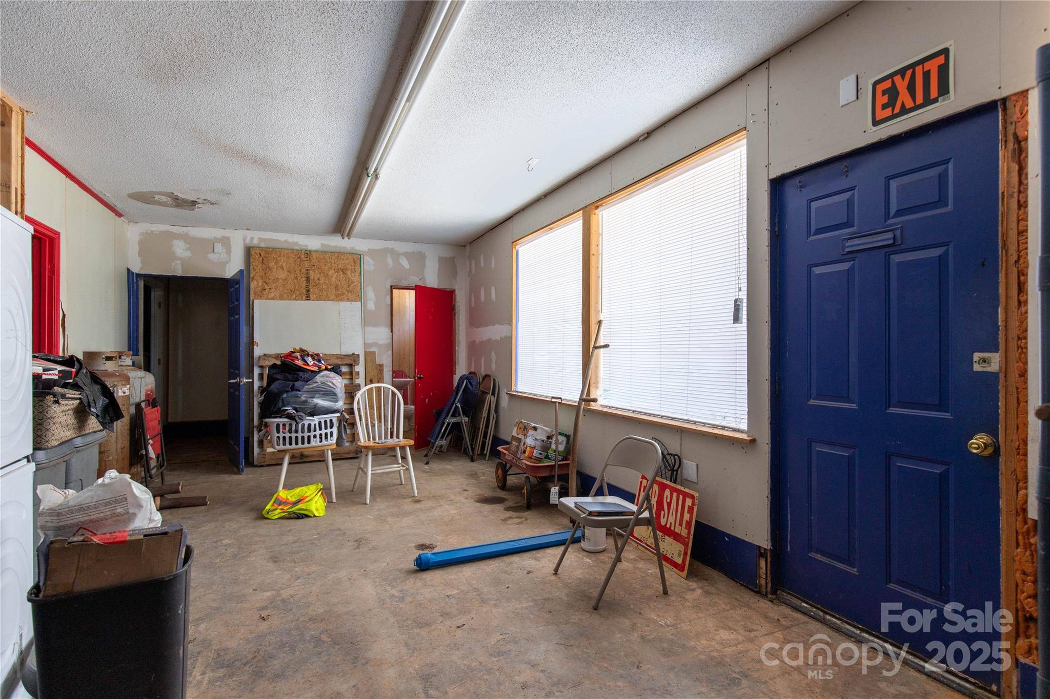 Maiden, NC 28650,1112 E Main ST