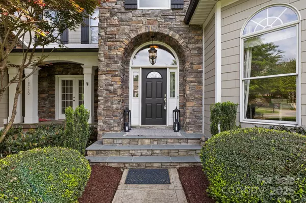 Davidson, NC 28036,18730 Floyd CT