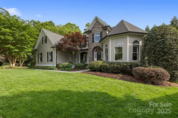 18730 Floyd CT, Davidson, NC 28036