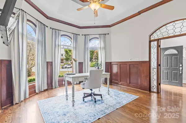 Davidson, NC 28036,18730 Floyd CT