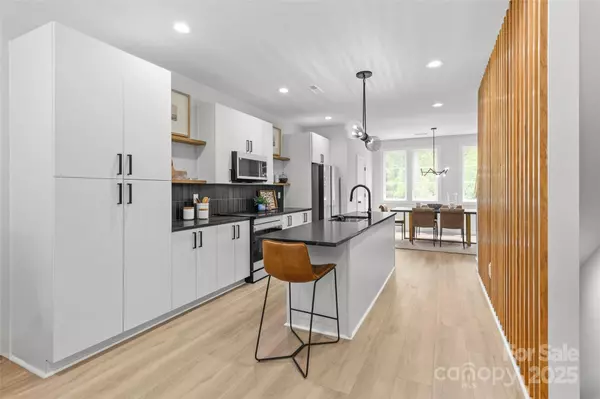 Charlotte, NC 28205,1354 Briar Creek RD