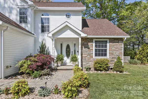 Candler, NC 28715,301 Theron CT