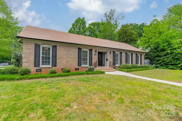 Charlotte, NC 28210,5522 Sharon RD