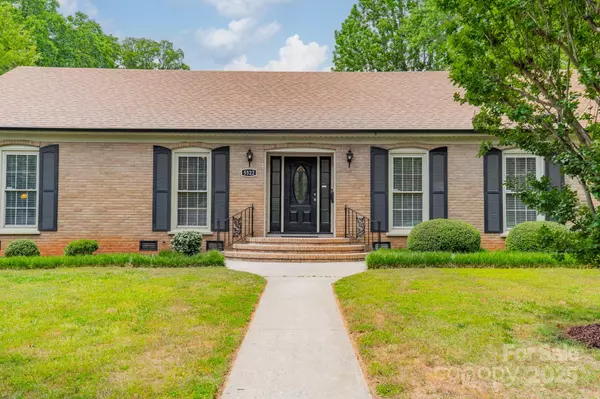 Charlotte, NC 28210,5522 Sharon RD