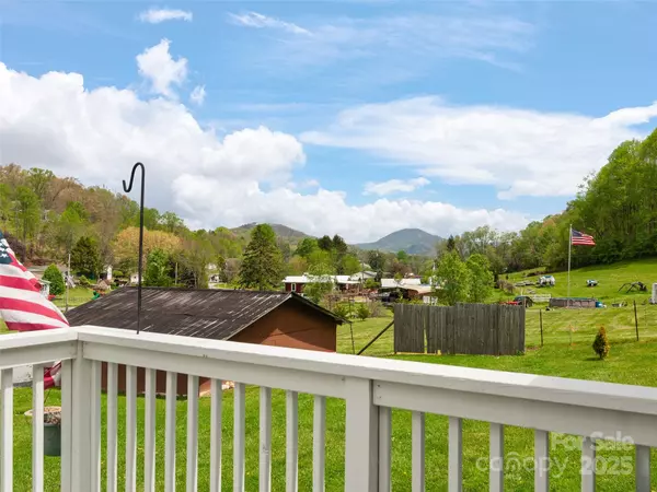 Waynesville, NC 28786,51 Blazing TRL