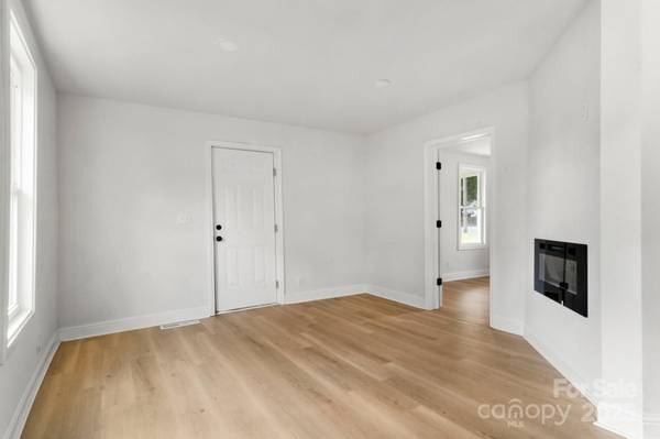 Kings Mountain, NC 28086,906 Church ST