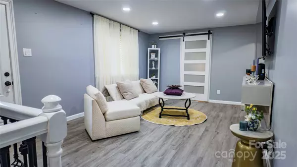 Conover, NC 28613,403 3rd ST NW