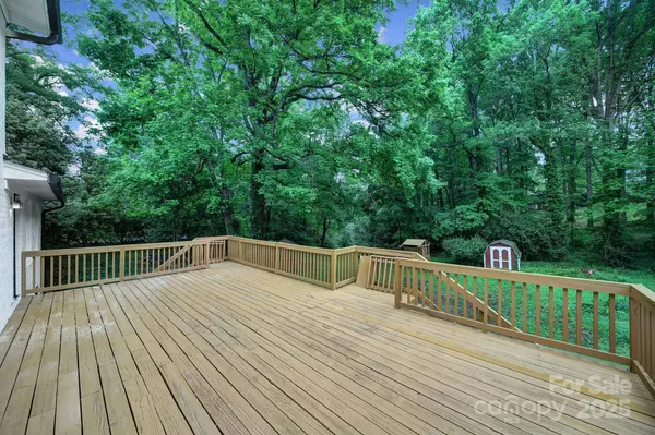 Charlotte, NC 28215,7531 Linda Lake DR