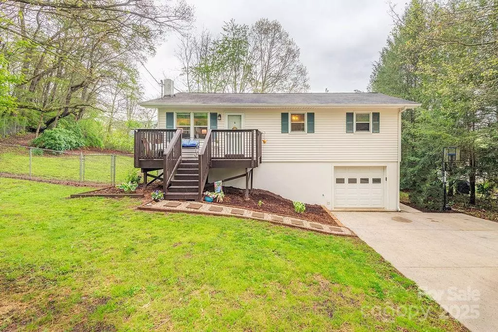 Clyde, NC 28721,44 Arrowhead ST