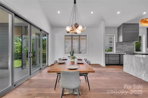 Charlotte, NC 28211,111 Wrenwood LN