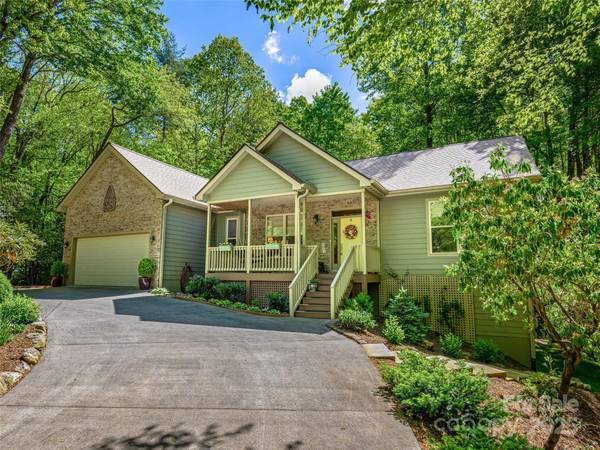 977 Salola LN, Brevard, NC 28712