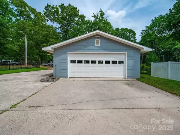 Monroe, NC 28112,3313 Lancaster HWY