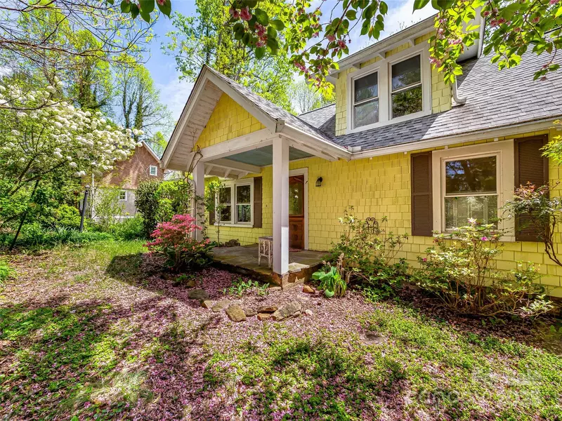 112 Charles ST, Saluda, NC 28773