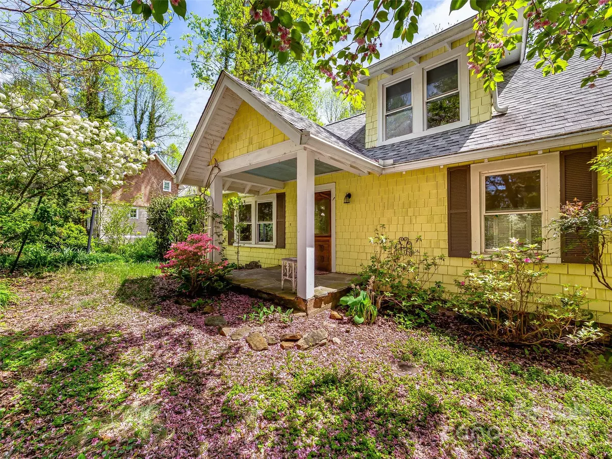 Saluda, NC 28773,112 Charles ST