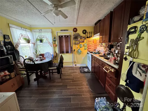 Concord, NC 28025,336 Hamilton DR NE