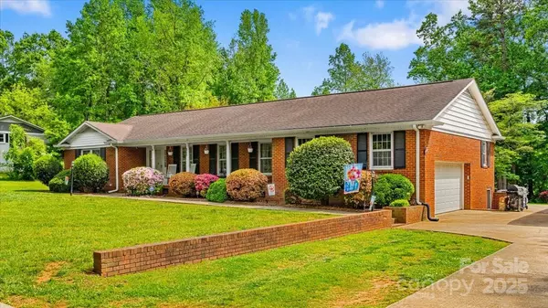 Mooresville, NC 28115,1044 Oakridge Farm HWY