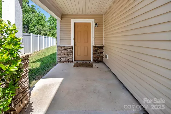 Charlotte, NC 28215,2751 Bramble Ridge CT
