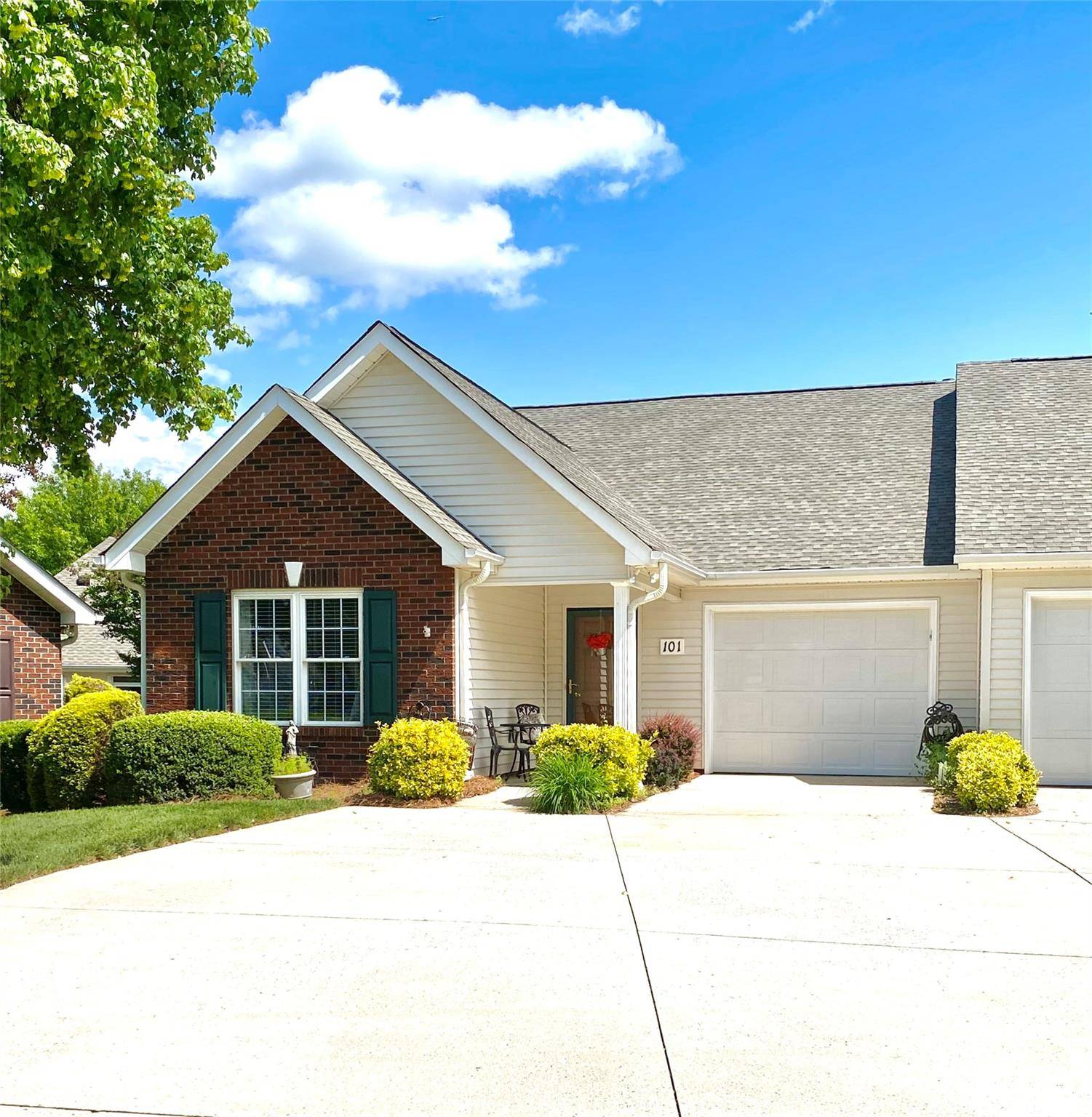101 Keswick LN, Mooresville, NC 28117
