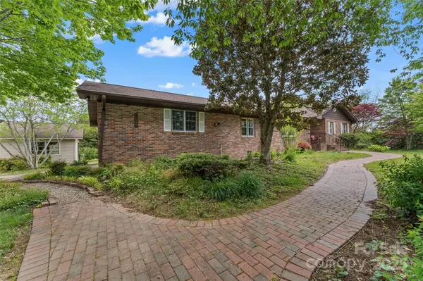 Brevard, NC 28712,196 Broadview CIR