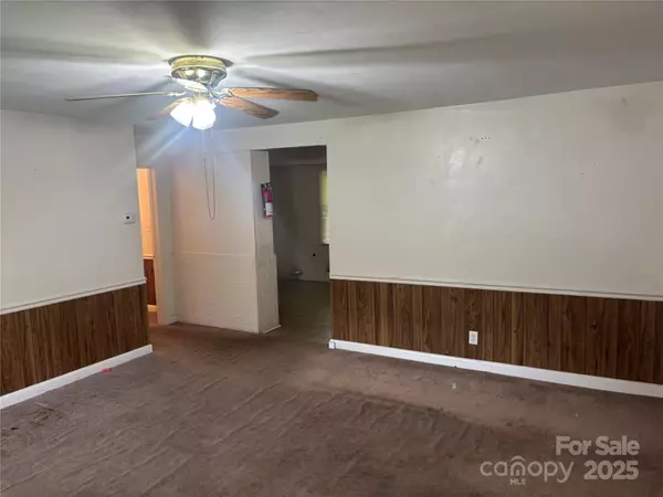 Shelby, NC 28150,908 McGowan RD