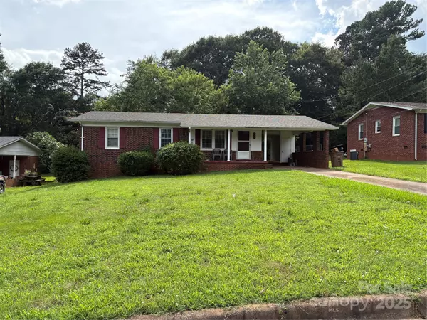 Shelby, NC 28150,908 McGowan RD