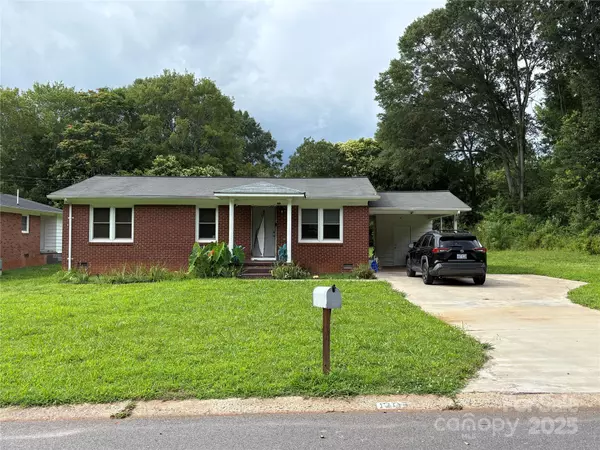 Shelby, NC 28150,1203 Pamela DR