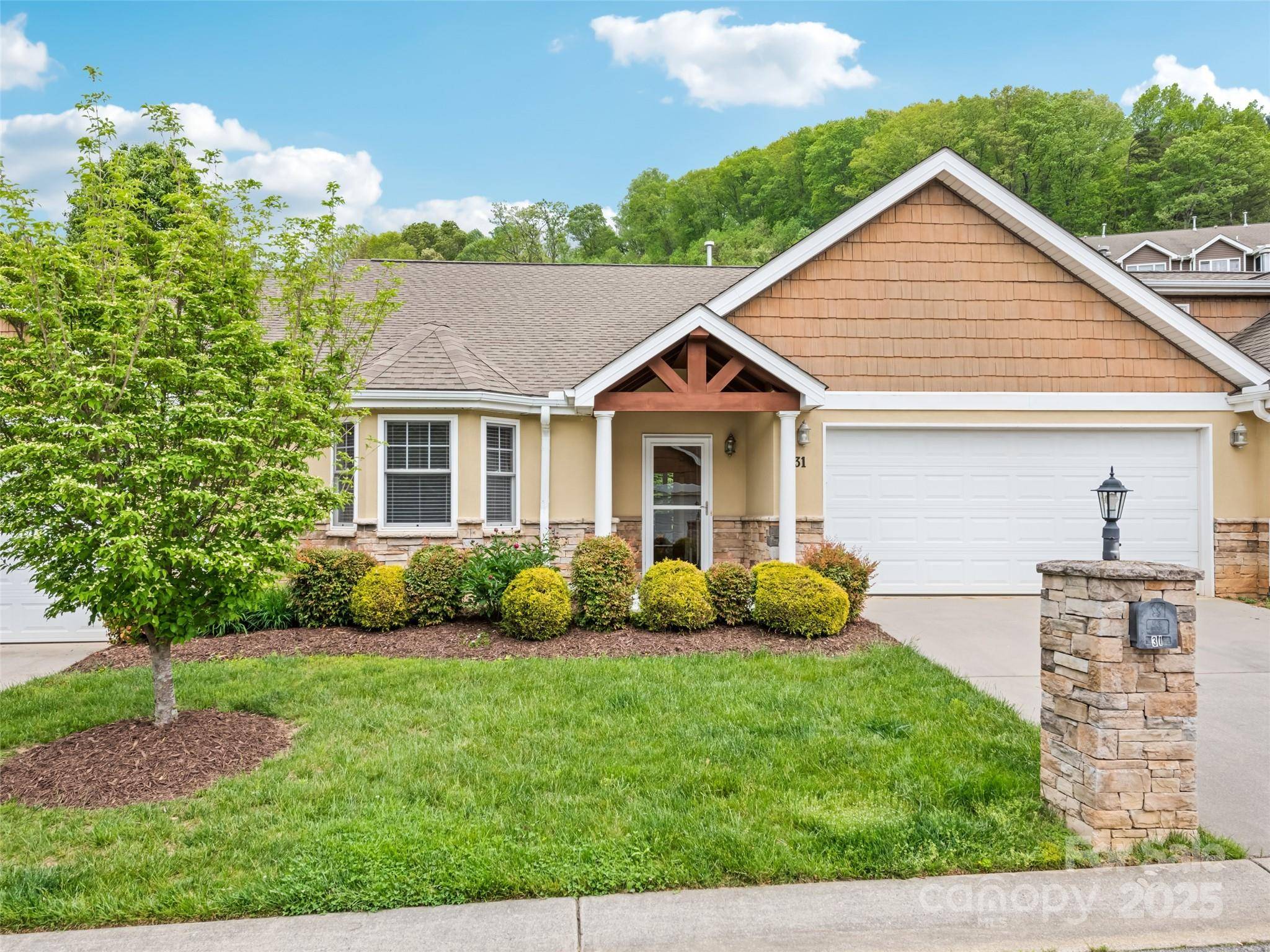 31 Denali LN, Waynesville, NC 28786