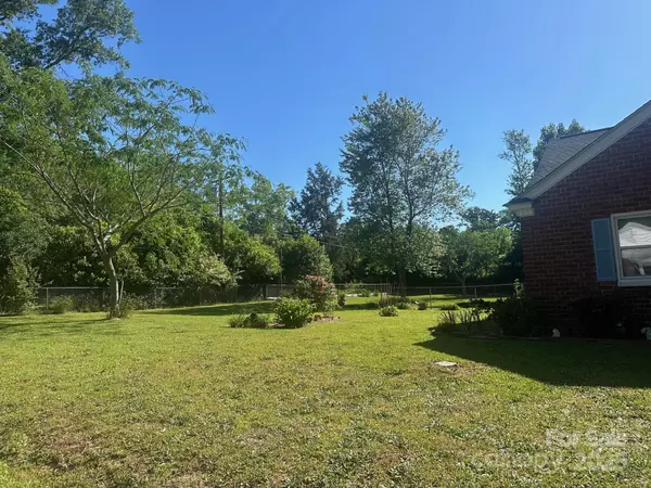 Kershaw, SC 29067,6585 White ST