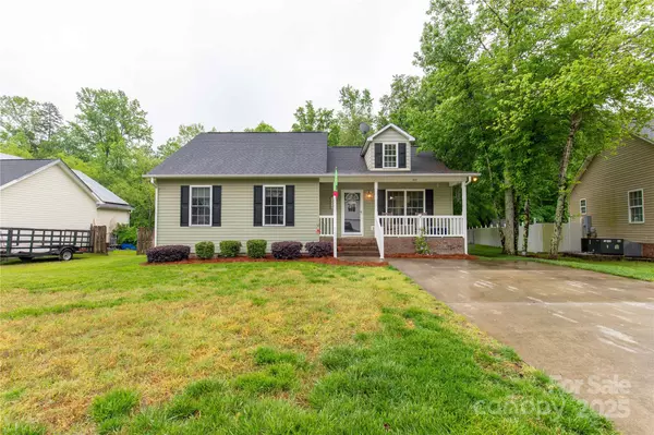 522 Kittiewake LN, Clover, SC 29710