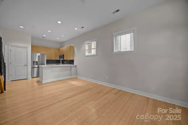 Charlotte, NC 28202,625 N Alexander ST