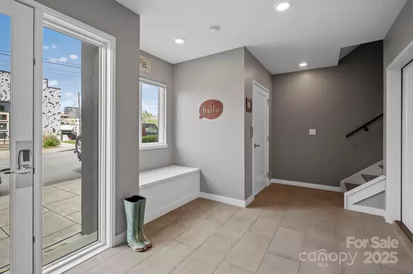 Asheville, NC 28801,245 Short Coxe AVE