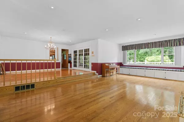 Lenoir, NC 28645,114 SE Eastwood Park DR SE