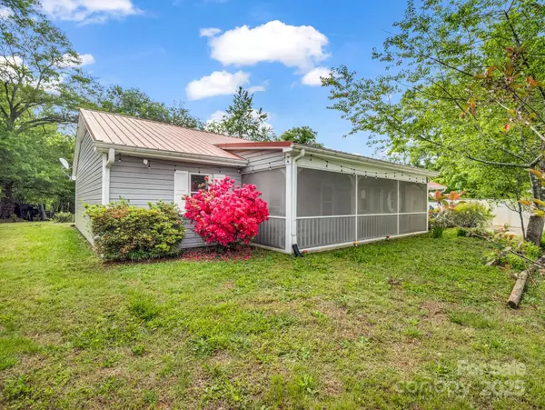 Forest City, NC 28043,220 Big Springs AVE